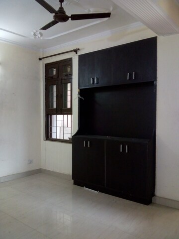 Room in 1 BHK Apartment at Molarband – for Rent