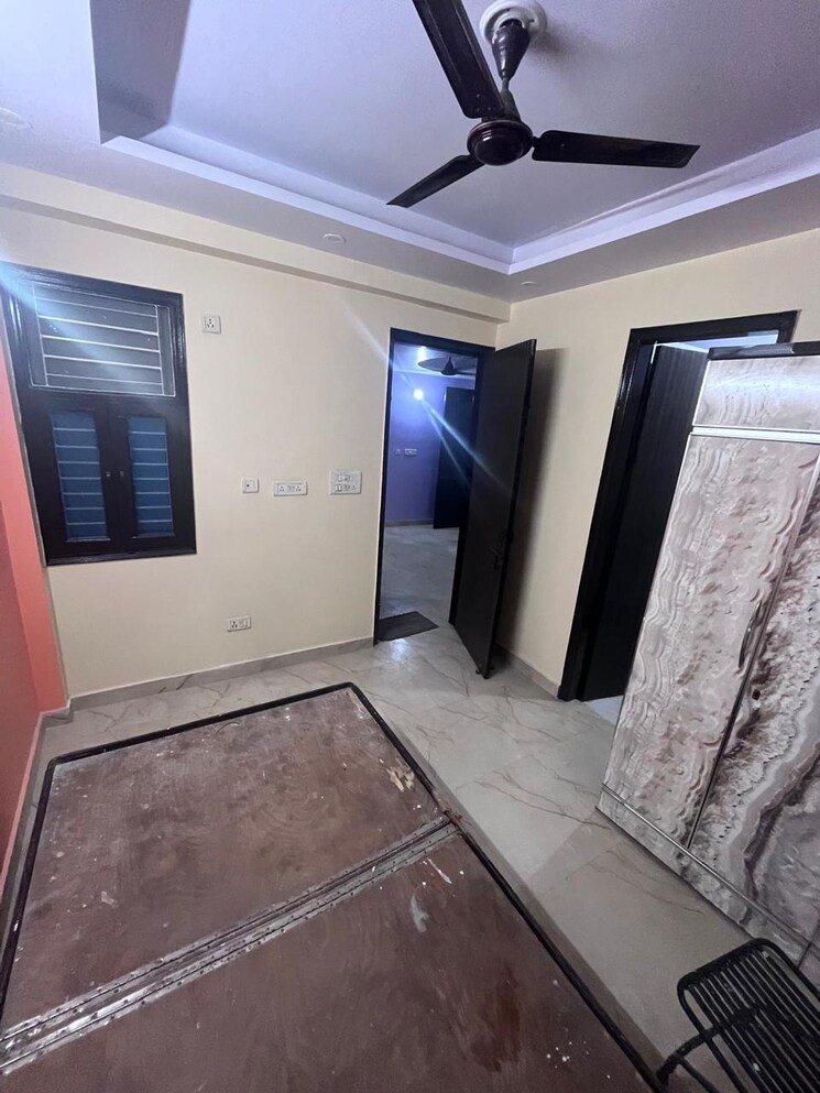 Room, anand vihar 3 Bedroom 1805 Sq.Ft. Apartment In Anand Vihar Ghaziabad 8192861