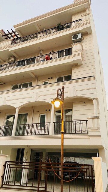 3 BHK Builder Floor – Exterior View View at Sector 70a - for Rent