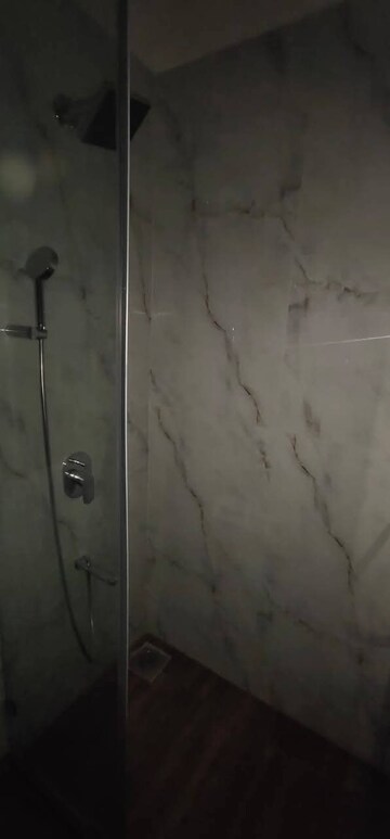 Furnished Amenities in 3 BHK Apartment at Goregaon East – for Rent