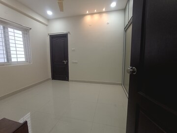 Room in 2 BHK Apartment at Kondapur – for Rent