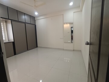 Room in 2 BHK Apartment at Kondapur – for Rent