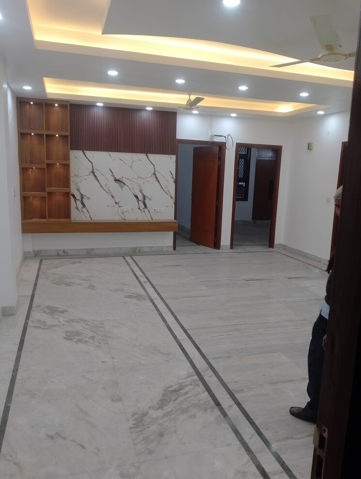 undefined, vishwakarma colony 3.5 Bedroom 130 Sq.Yd. Apartment In Vishwakarma Colony Delhi 8193312