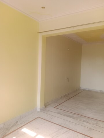 Room in 2 BHK Builder Floor at Sector 25 – for Rent