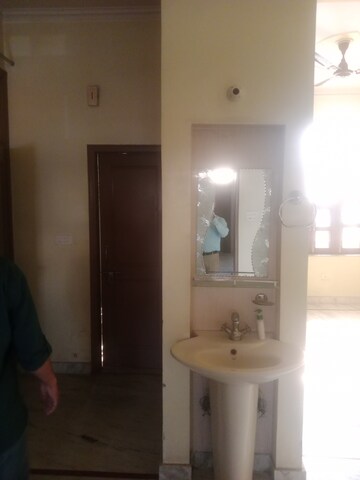 Bathroom in 2 BHK Builder Floor at Sector 25 – for Rent