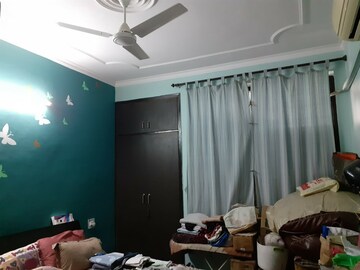 Living Room in 2.5 BHK Builder Floor at Sector 28 – for Rent