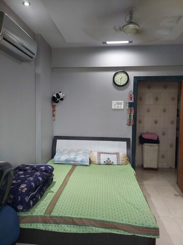 Bedroom in 2 BHK Apartment at Seawoods – for Rent