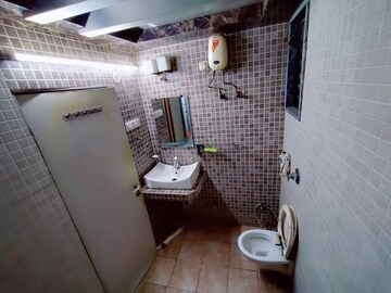 Master Bedroom in 3 BHK Apartment at Thane West – for Rent