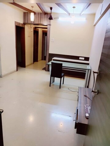 Room in 3 BHK Apartment at Thane West – for Rent