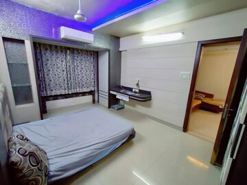 Bedroom in 3 BHK Apartment at Thane West – for Rent