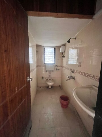Bathroom in 1 BHK Apartment at Juhu – for Sale