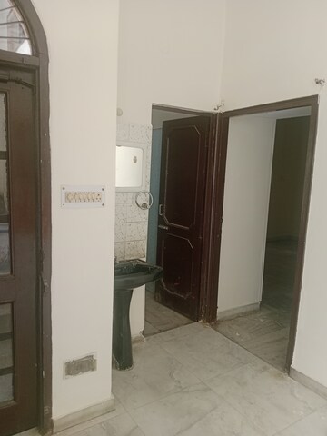 Room in 2 BHK Builder Floor at Sector 13 – for Rent