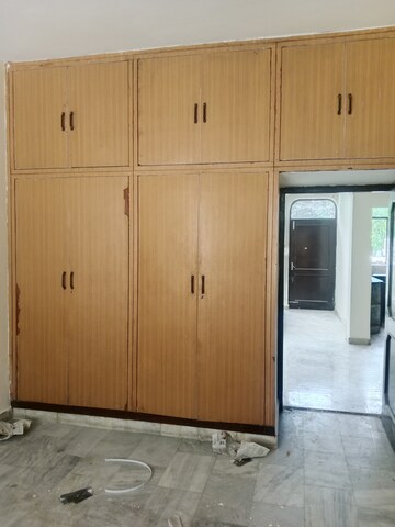 Room in 2 BHK Builder Floor at Sector 13 – for Rent