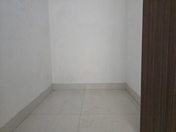 Room in 3 BHK Apartment at Indiabulls One Indiabulls, Pokhran Road No Two – for Rent