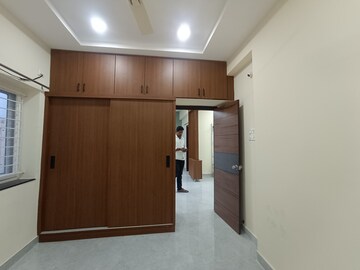 Room in 2 BHK Apartment at Kondapur – for Rent