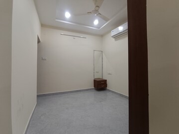 Room in 2 BHK Apartment at Kondapur – for Rent