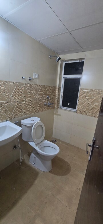 Bathroom in 3 BHK Apartment at Amrapali Riverview, Amrapali Leisure Valley – for Rent