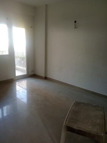 Room in 3.5 BHK Apartment at Laxmi Nagar – for Rent