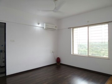 Room in 3 BHK Apartment at Paranjape La Cresta, Sopan Baug – for Rent