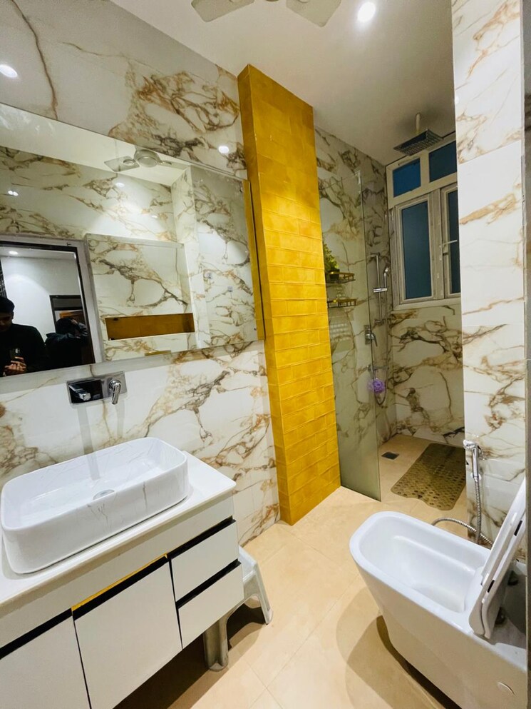 Team Area, chittaranjan park 3 Bedroom 233 Sq.Yd. Builder Floor In Chittaranjan Park Delhi 8193481