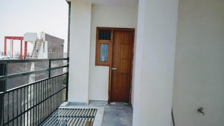 undefined, sector 116 6+ Bedroom 162 Sq.Mt. Independent House In Sector 116 Noida 8193475