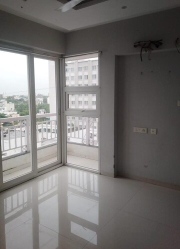 Room in 2 BHK Apartment at Kamaal Chok – for Sale