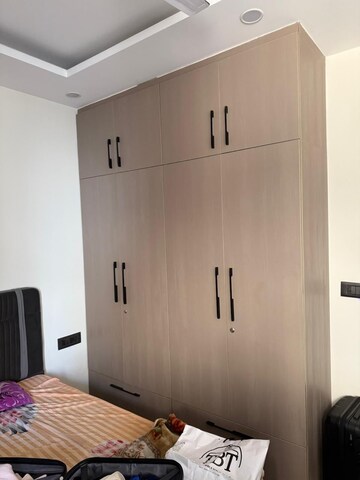 Room in 3 BHK Builder Floor at RWA Residential Society Sector 46, Sector 46 – for Rent