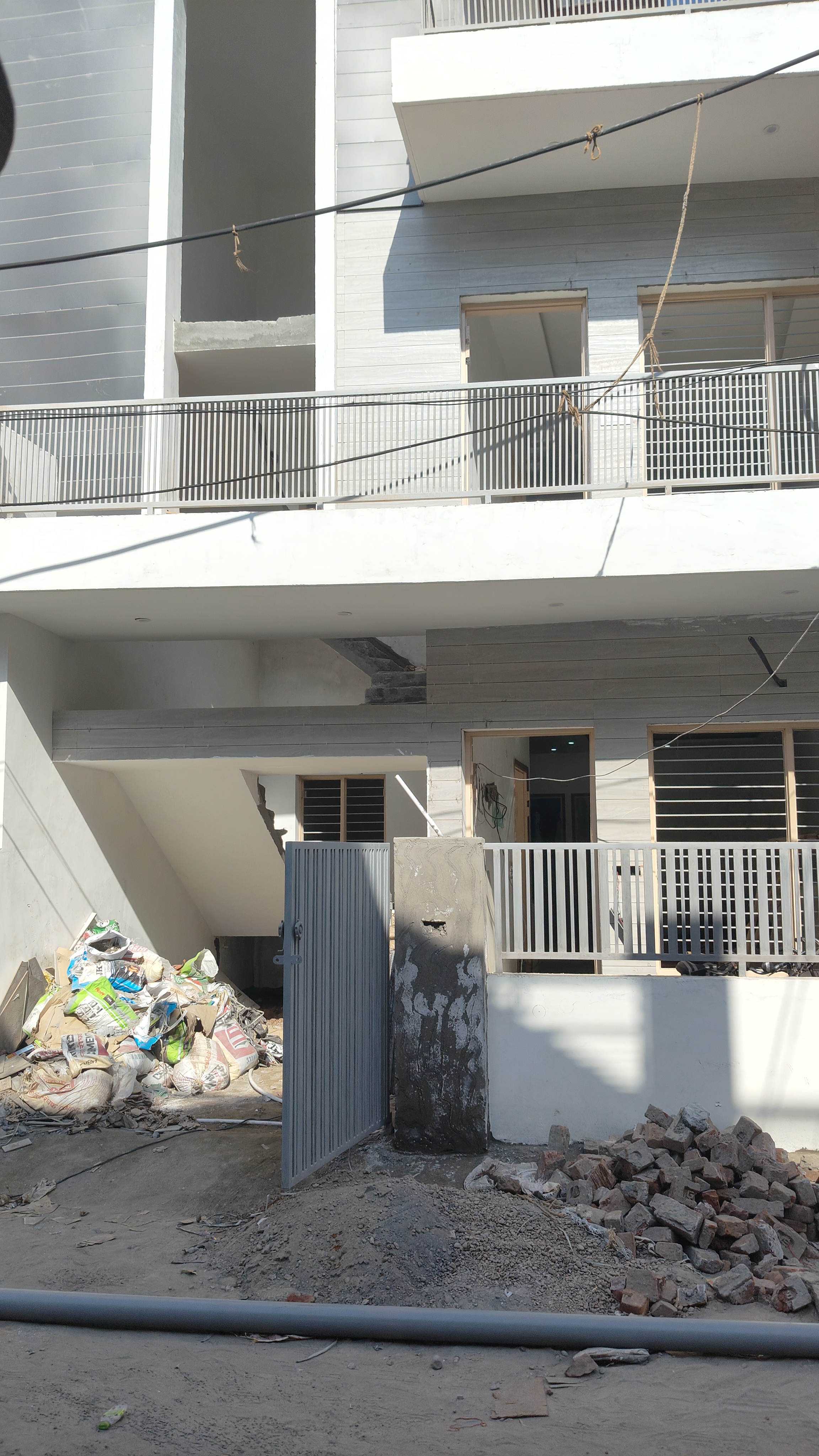 4 BHK + Extra Room Independent House For Sale in D R Estate 