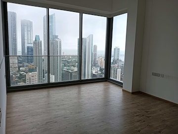 Room in 4 BHK Apartment at Rustomjee Crown, Prabhadevi – for Rent