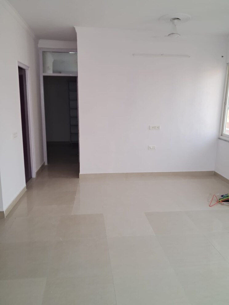 Room, pochanpur colony 2 Bedroom 80 Sq.Yd. Apartment In Pochanpur Colony Delhi 8193650