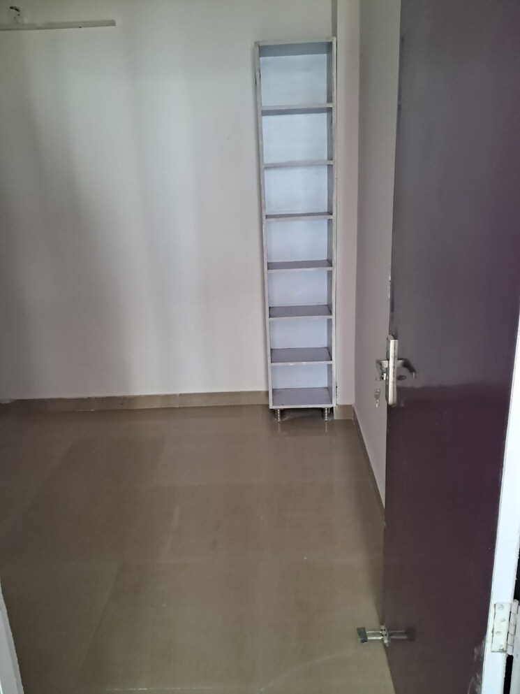 Room, pochanpur colony 2 Bedroom 80 Sq.Yd. Apartment In Pochanpur Colony Delhi 8193650