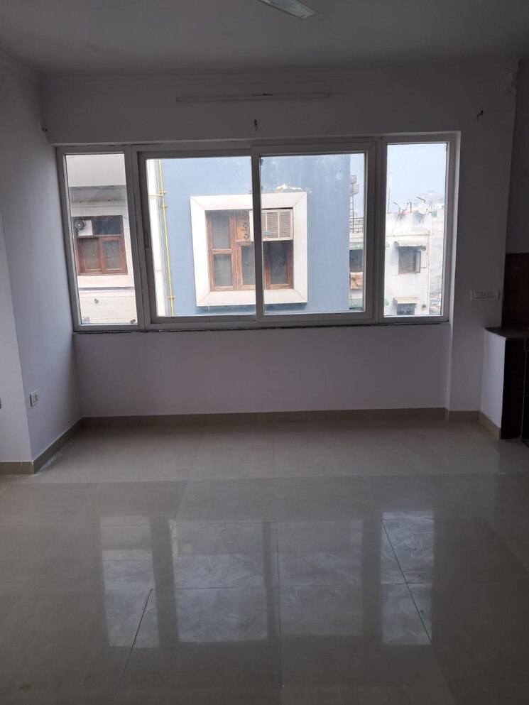 Room, pochanpur colony 2 Bedroom 80 Sq.Yd. Apartment In Pochanpur Colony Delhi 8193650