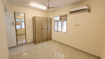 Room in 2 BHK Apartment at Bandra West – for Rent