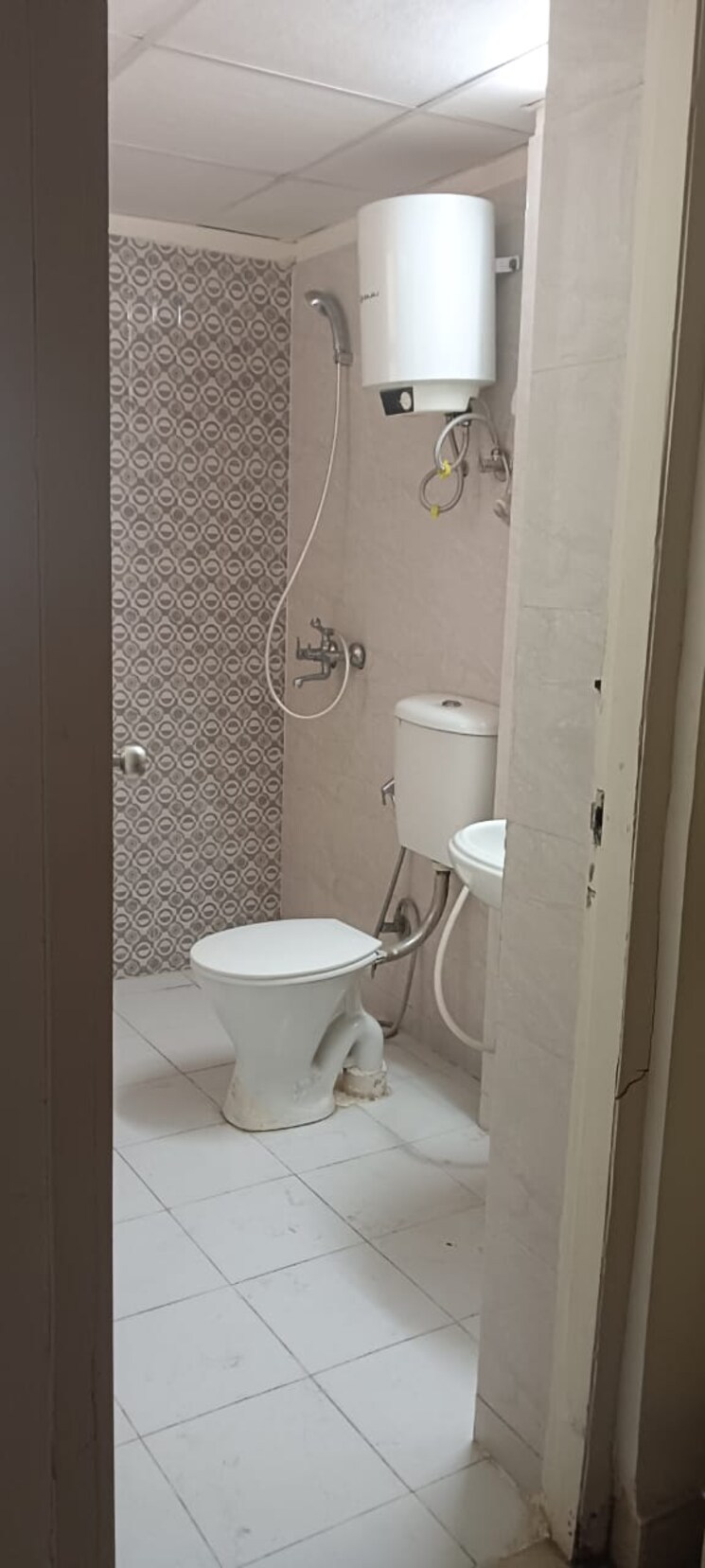 Bathroom, hindon-vihar 2 Bedroom 800 Sq.Ft. Builder Floor In Sector 49 Noida 8193731