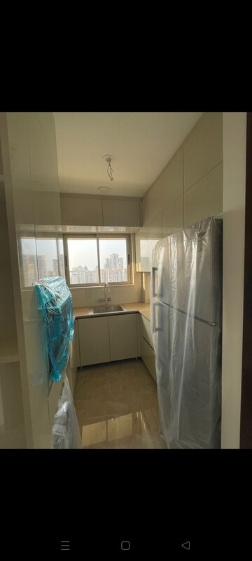 Bathroom in 1 BHK Apartment at Hiranandani Regent Hill, Powai – for Rent