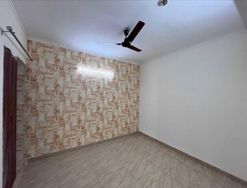 Room in 2 BHK Apartment at Hindon Vihar, Sector 49 – for Sale