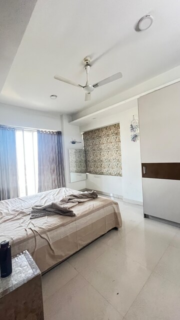 Bedroom in 4 BHK Apartment at Antriksh Golf View, Sector 78 – for Rent