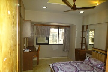 Bedroom in 2 BHK Apartment at Andheri West – for Sale