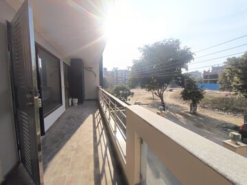 Balcony in 3 BHK Builder Floor at Sector 52 – for Rent