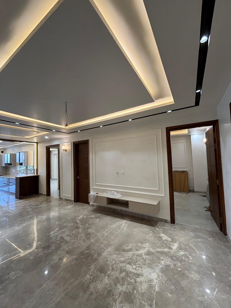 undefined, omaxe-designer-villas-mayfield-garden 4 Bedroom 2700 Sq.Ft. Builder Floor In Sector 51 Gurgaon 8193871