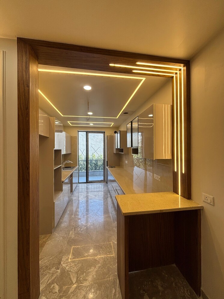 Kitchen, omaxe-designer-villas-mayfield-garden 4 Bedroom 2700 Sq.Ft. Builder Floor In Sector 51 Gurgaon 8193871