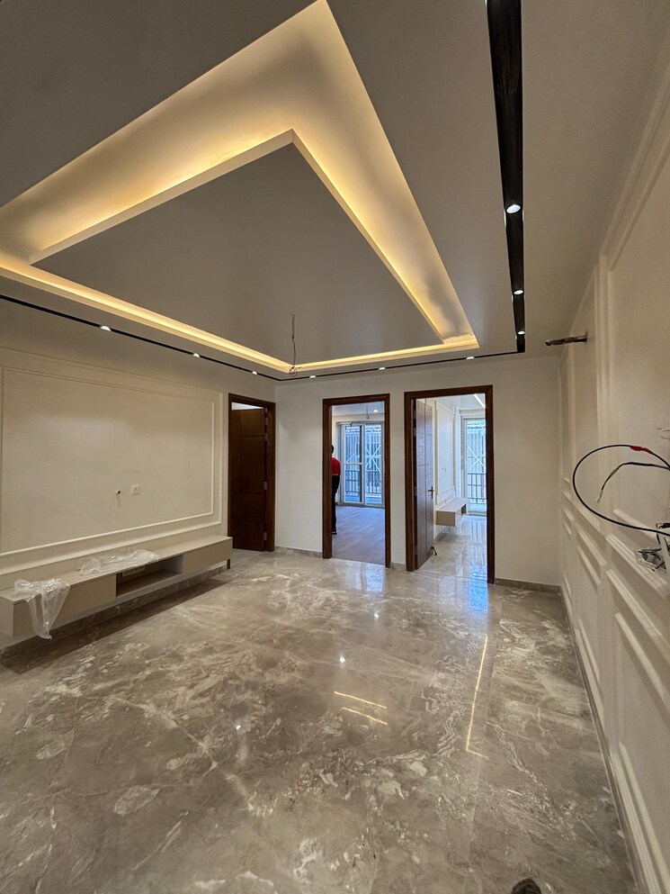 undefined, omaxe-designer-villas-mayfield-garden 4 Bedroom 2700 Sq.Ft. Builder Floor In Sector 51 Gurgaon 8193871