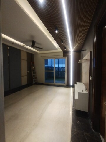 Balcony in 4 BHK Builder Floor at Sector 43 – for Rent