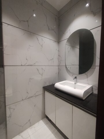 Kitchen in 4 BHK Builder Floor at Sector 43 – for Rent