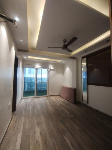 Staircase in 3.5 BHK Builder Floor at Sector 43 – for Rent