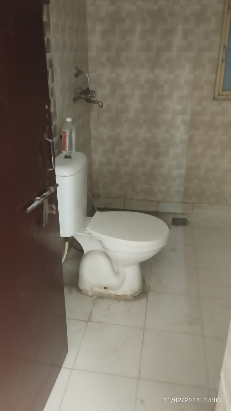 Attached Bathroom, aims-golf-city 2 Bedroom 950 Sq.Ft. Apartment In Sector 75 Noida 8193925