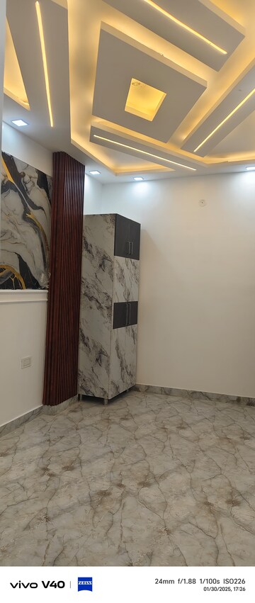 Room in 4 BHK Apartment at Sector 11 Dwarka – for Sale
