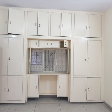 Room in 4 BHK Independent House at Gomti Nagar – for Rent