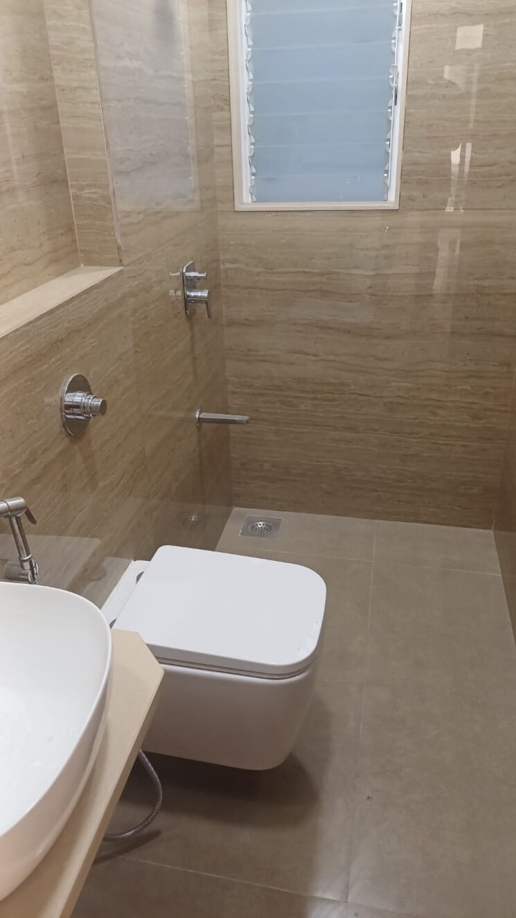 Bathroom, andheri west 3 Bedroom 1200 Sq.Ft. Apartment In Andheri West Mumbai 8193924