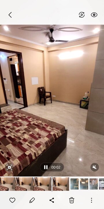 Bedroom in 2 BHK Builder Floor at Sector 43 – for Rent